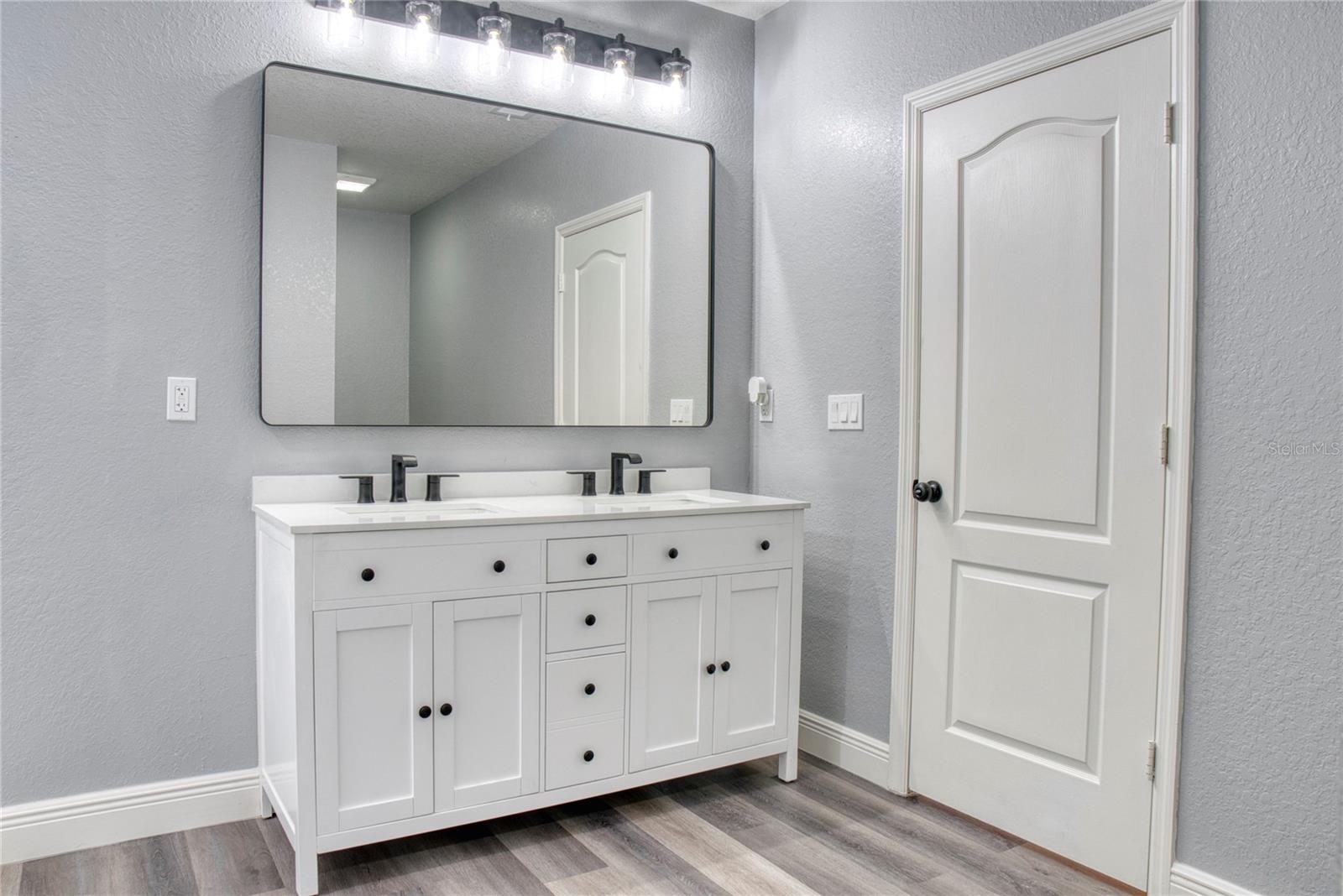 LAKE SMART ESTATES - Residential