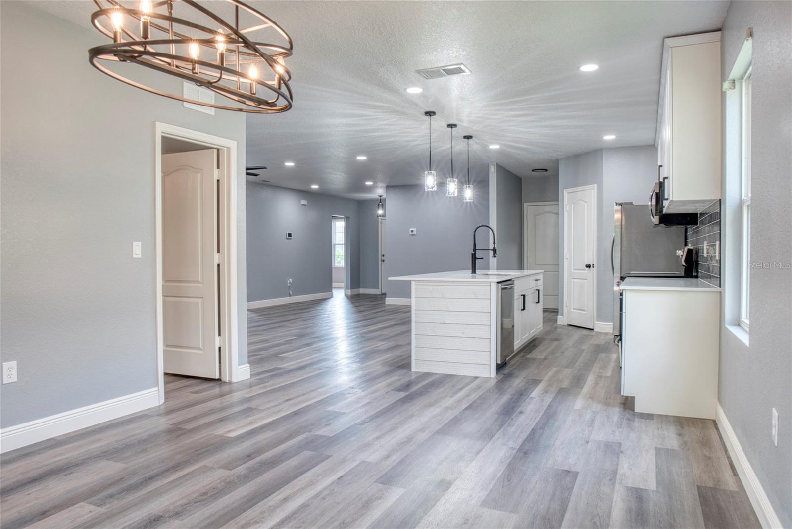 LAKE SMART ESTATES - Residential