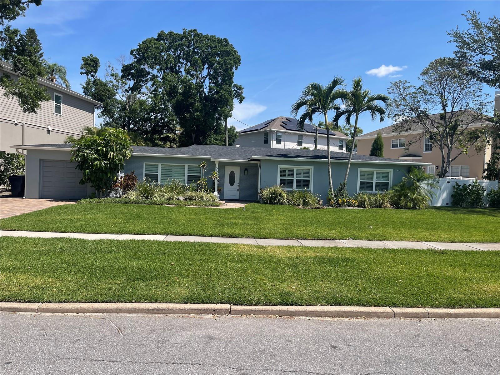 633 BOSPHOROUS AVENUE - Photo 4