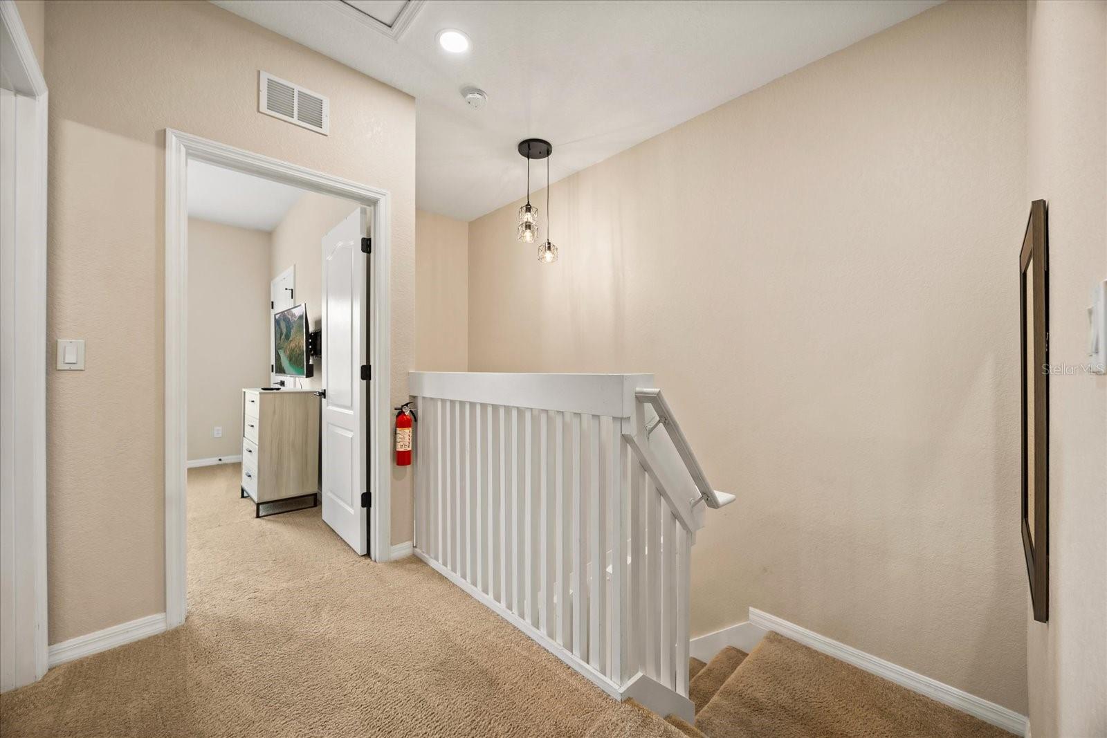 2462 CARAVELLE CIRCLE