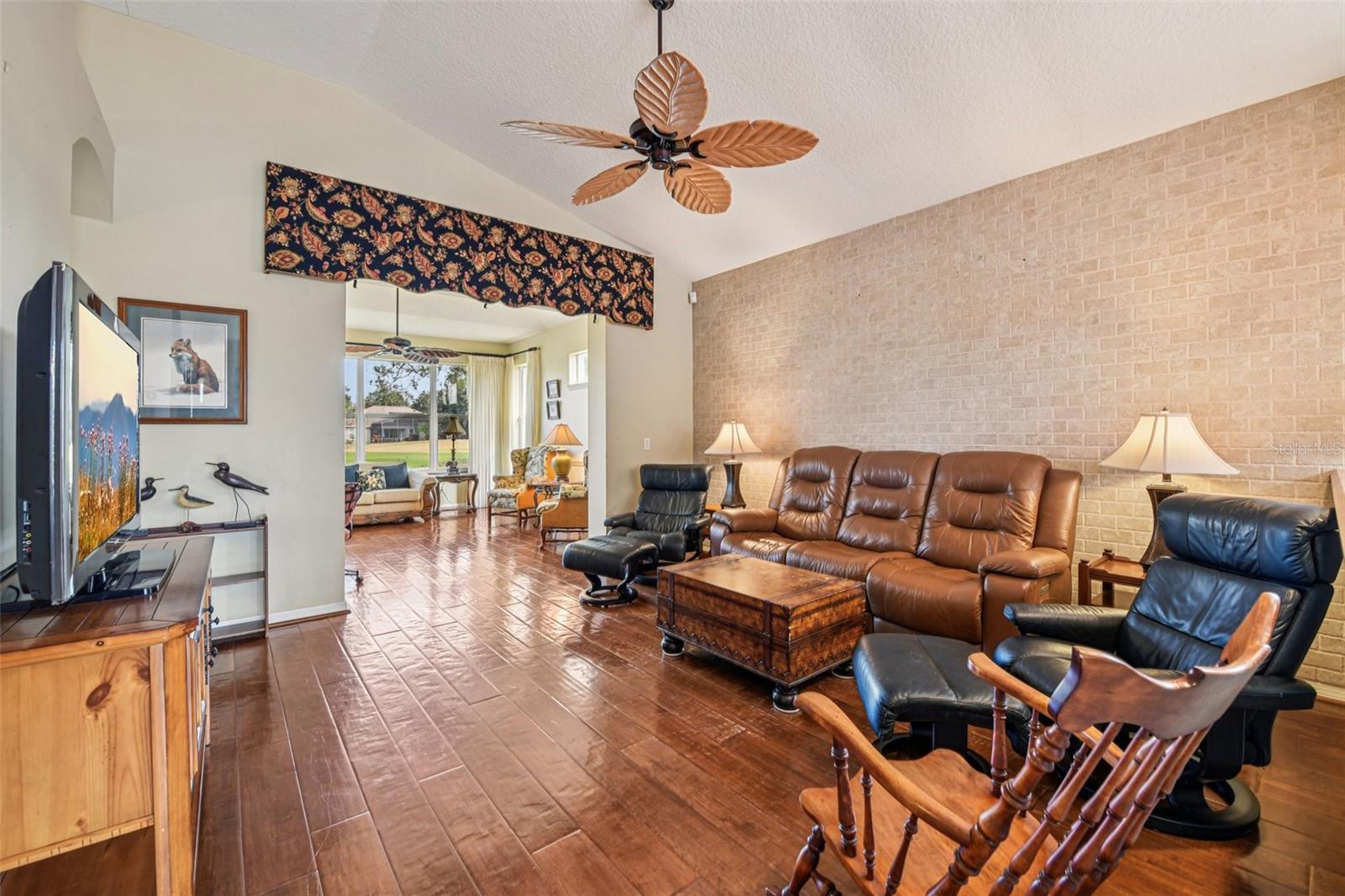8013 PINE HOLLOW DRIVE