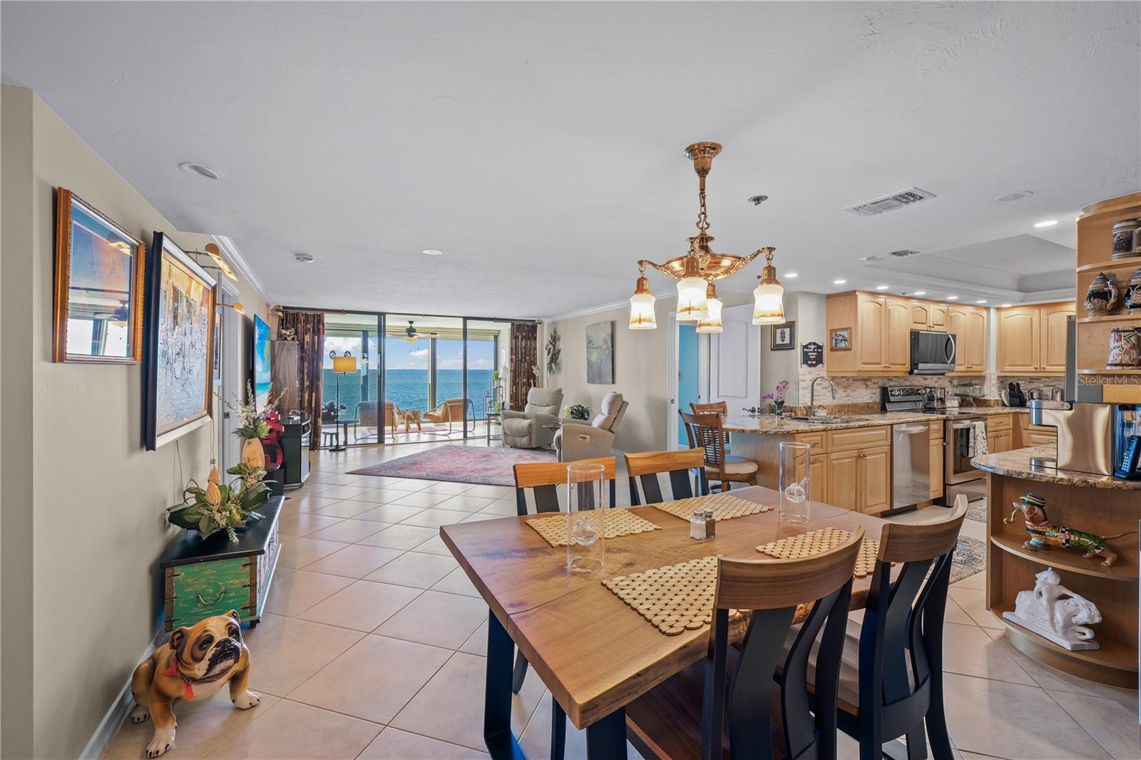 101 SUNSET DRIVE 102