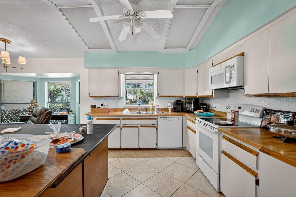 VILLAGE PINE RUN - Residential