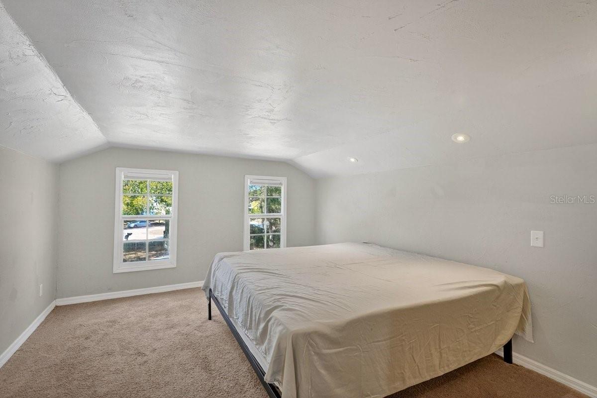 VILLAGE PINE RUN - Residential