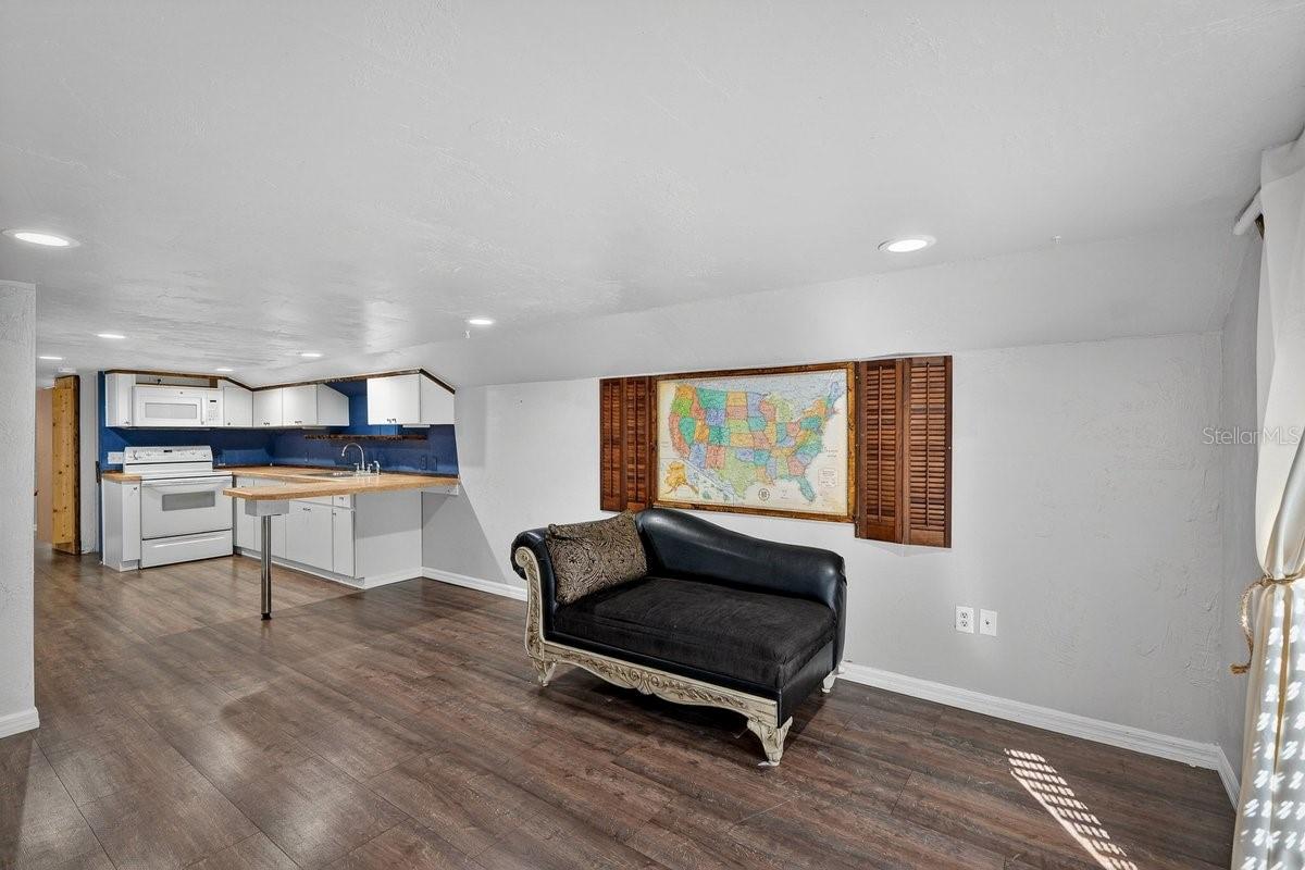 VILLAGE PINE RUN - Residential