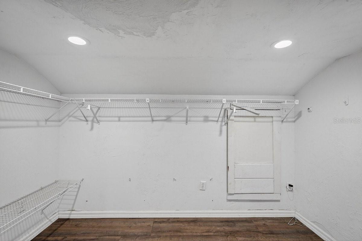 VILLAGE PINE RUN - Residential