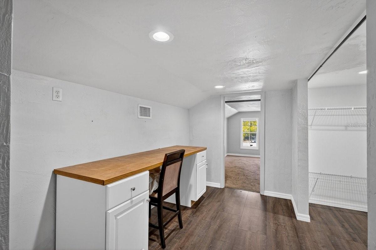 VILLAGE PINE RUN - Residential