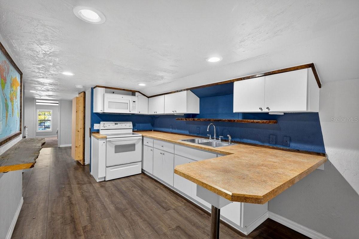 VILLAGE PINE RUN - Residential