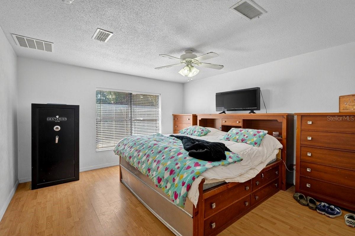 VILLAGE PINE RUN - Residential