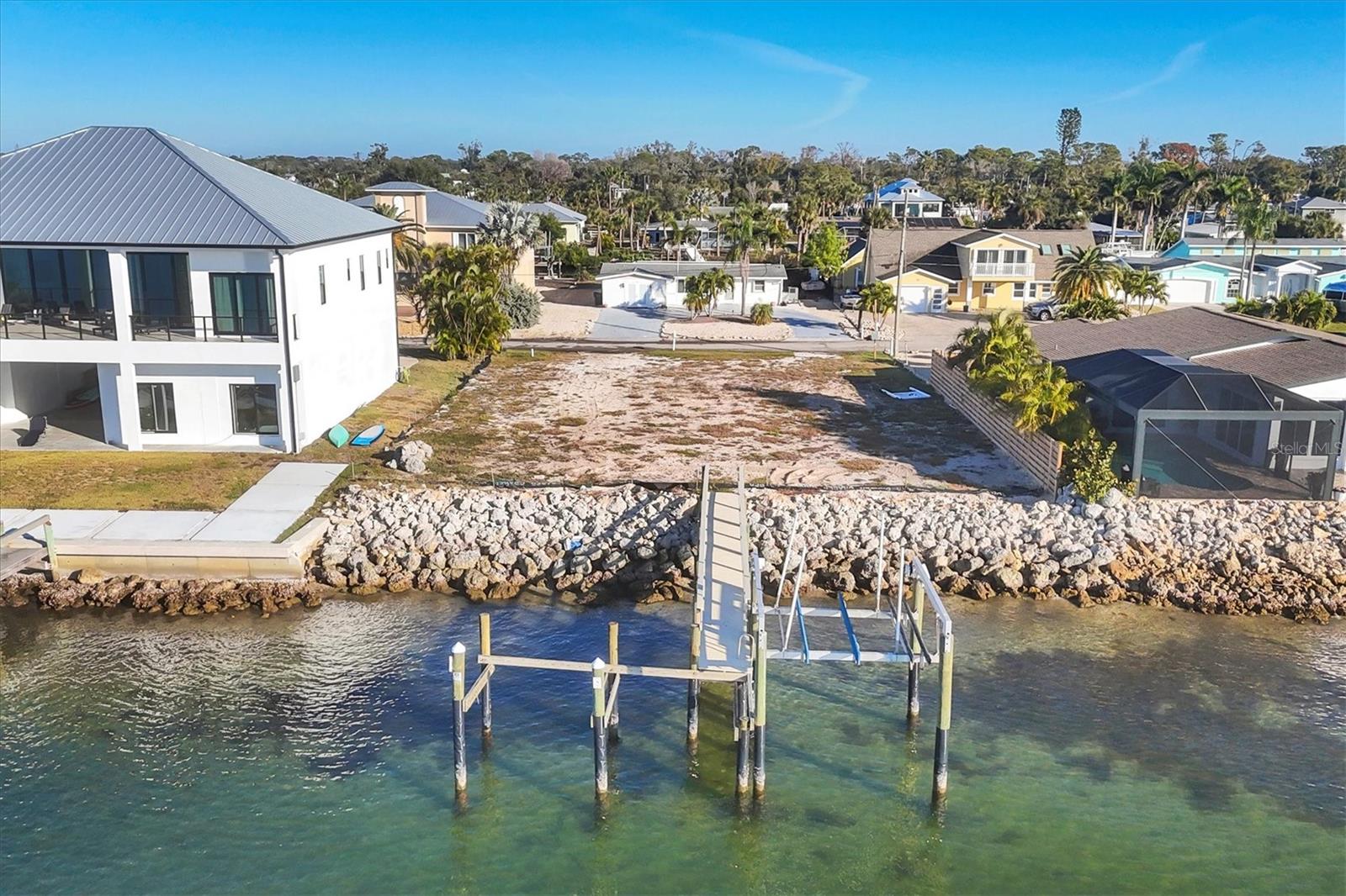 SOUTH WIND HARBOR - Land