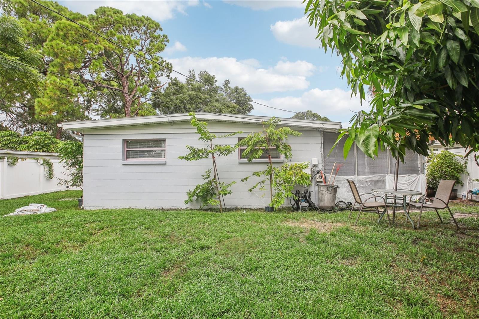 SEMINOLE GARDENS - Residential