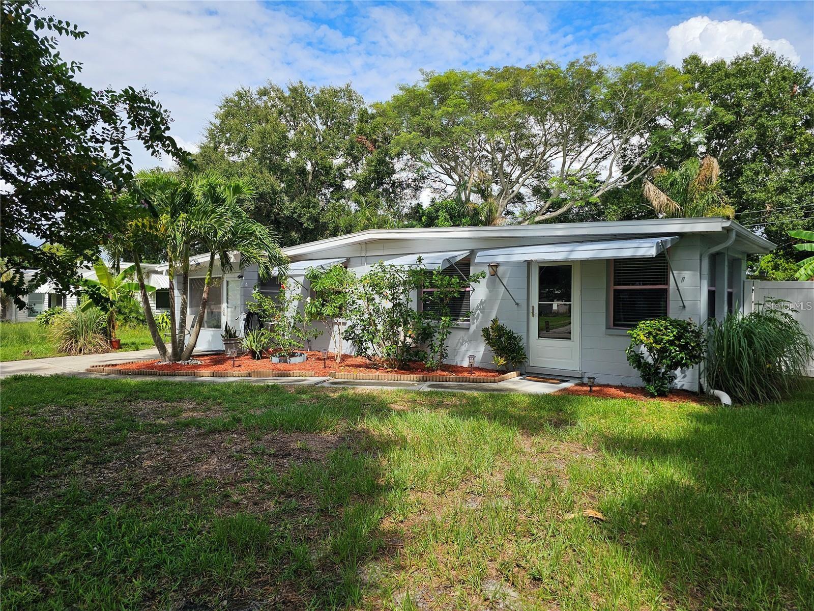 SEMINOLE GARDENS - Residential