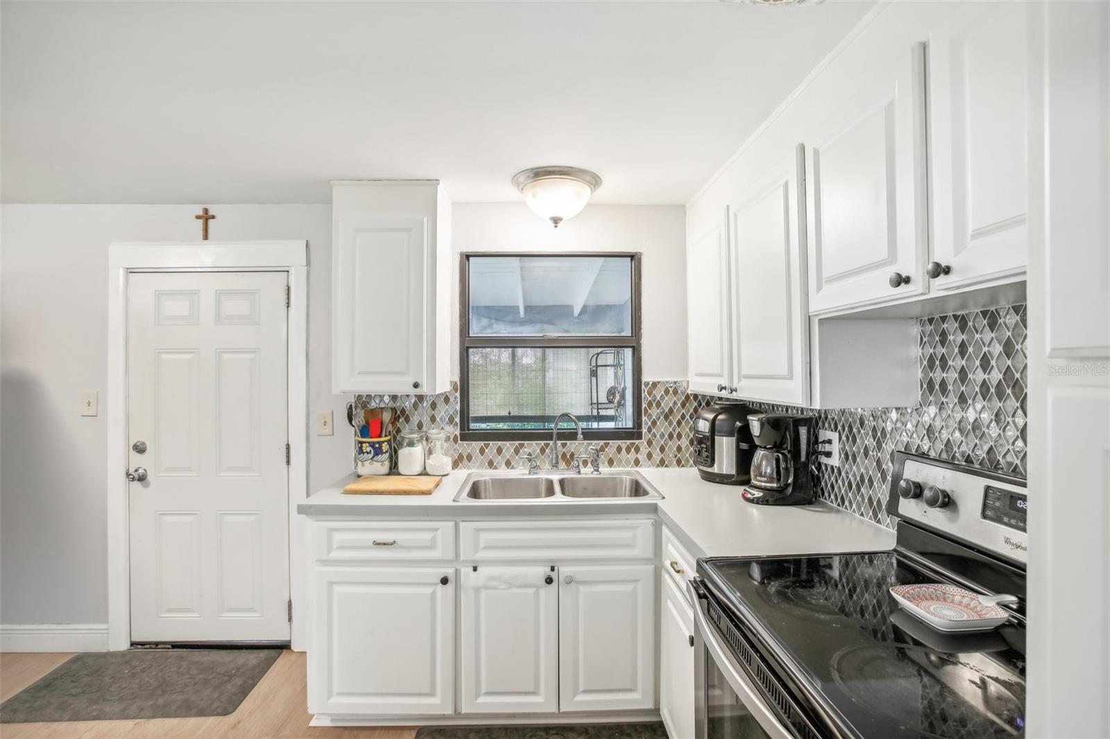 SEMINOLE GARDENS - Residential