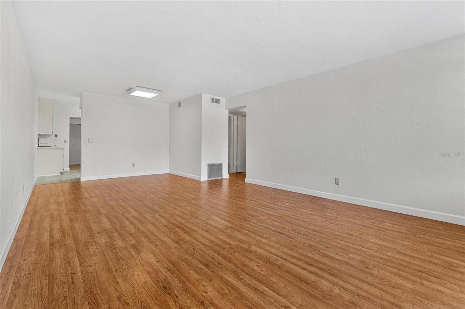 ON TOP OF THE WORLD - Residential