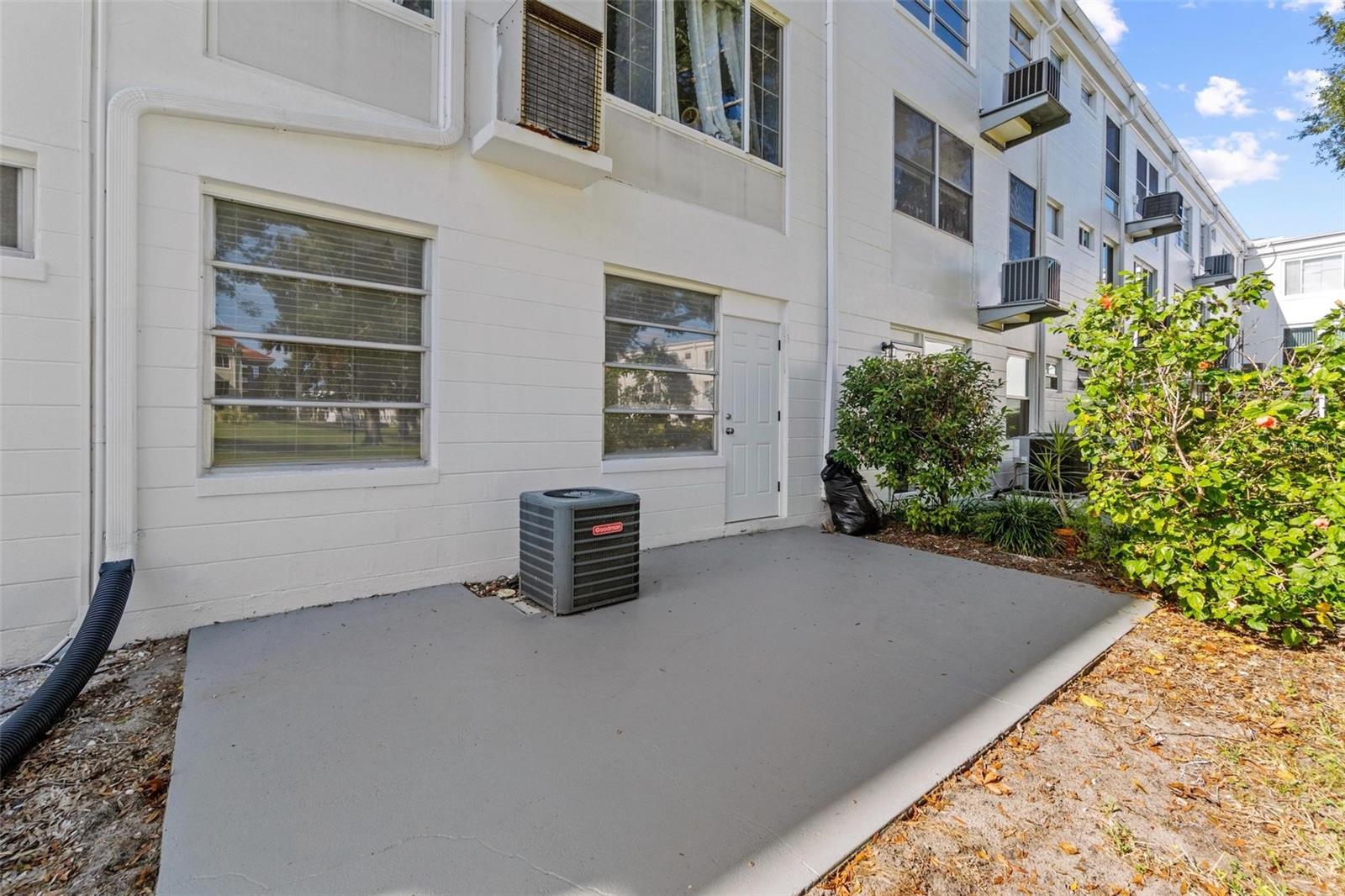 ON TOP OF THE WORLD - Residential