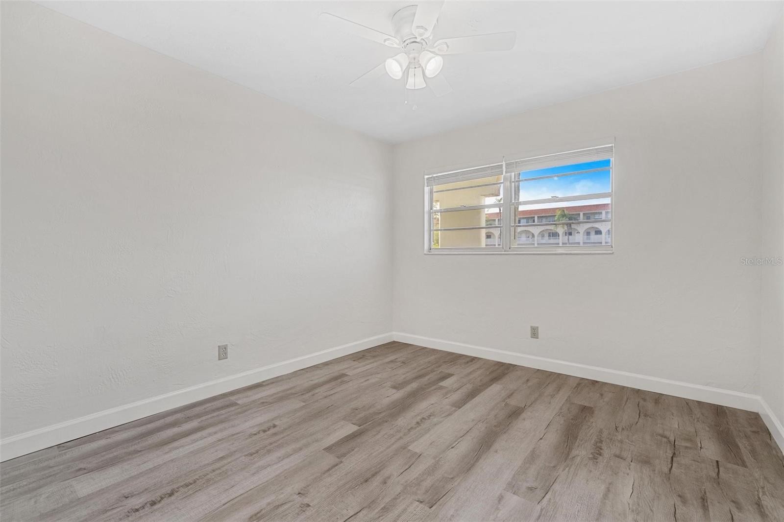 ON TOP OF THE WORLD - Residential