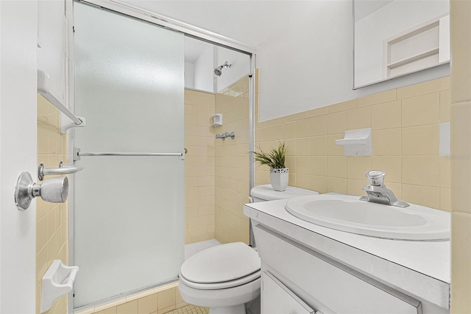 ON TOP OF THE WORLD - Residential