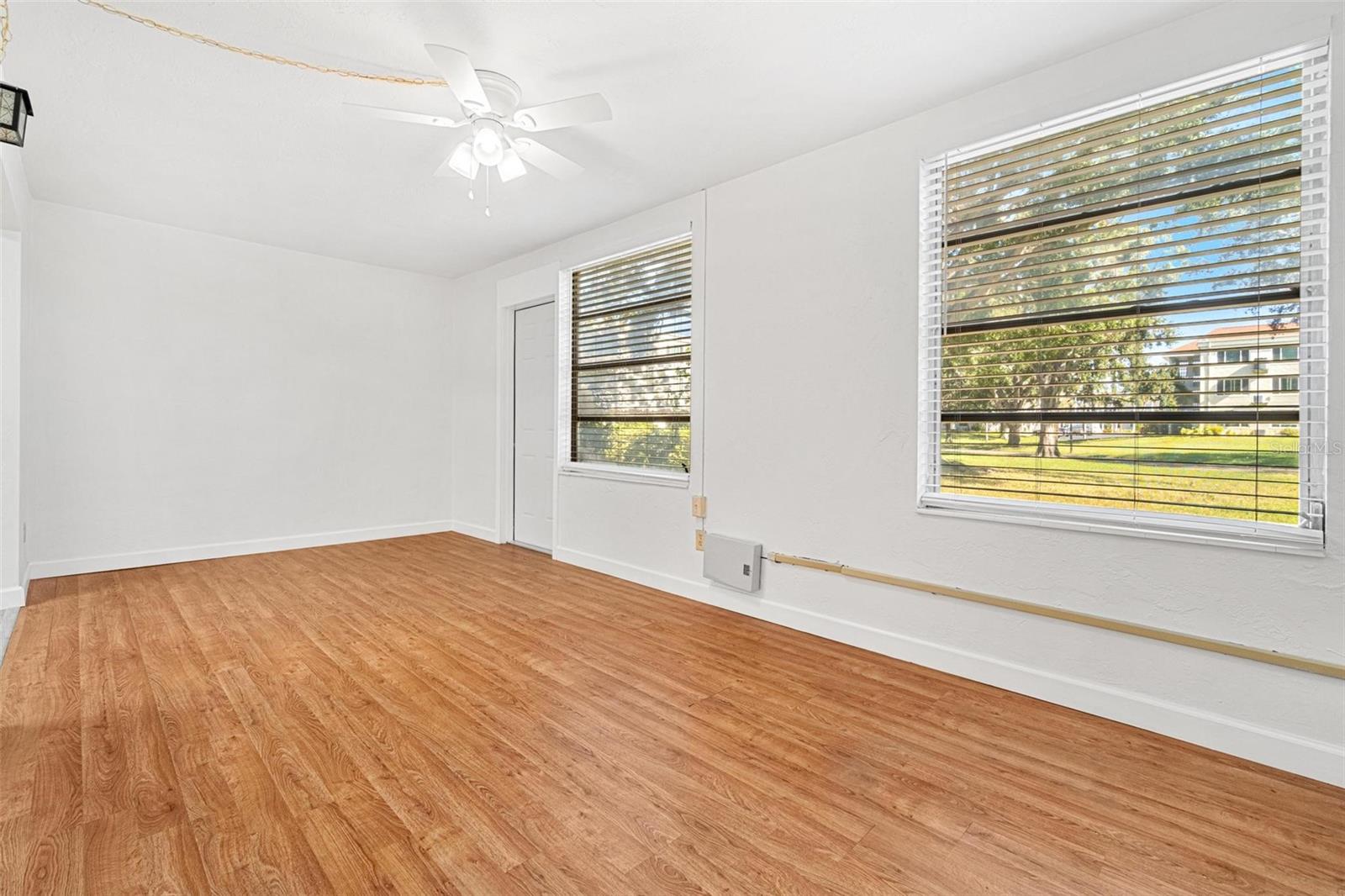 ON TOP OF THE WORLD - Residential