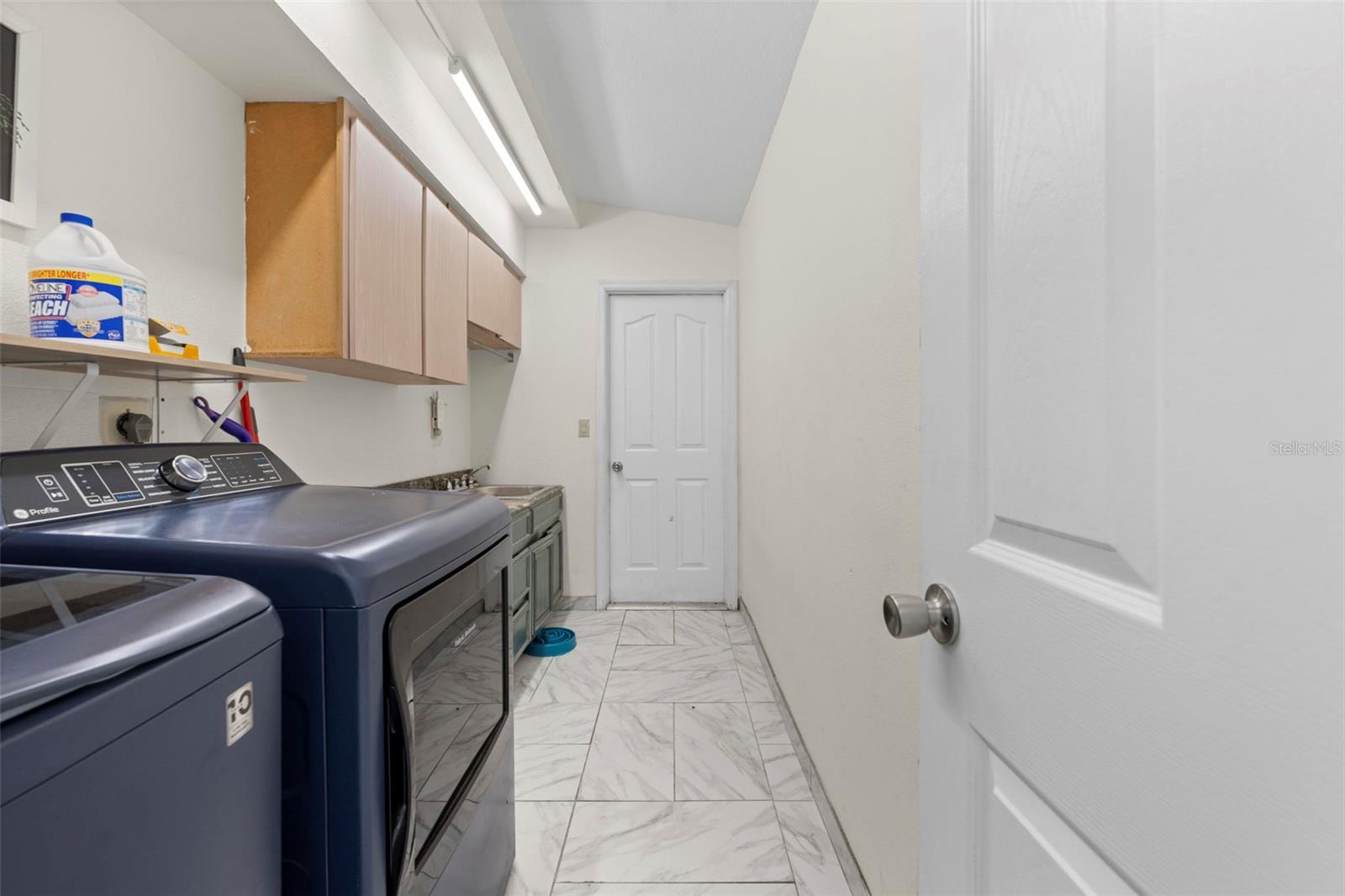 EAST LINDEN ESTATE - Residential