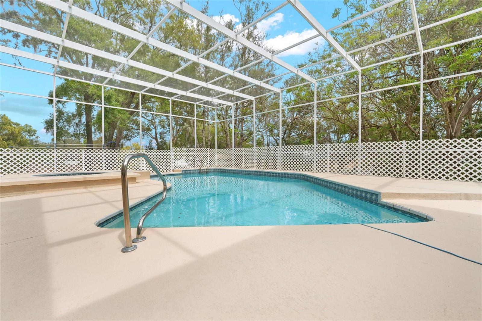 EAST LINDEN ESTATE - Residential