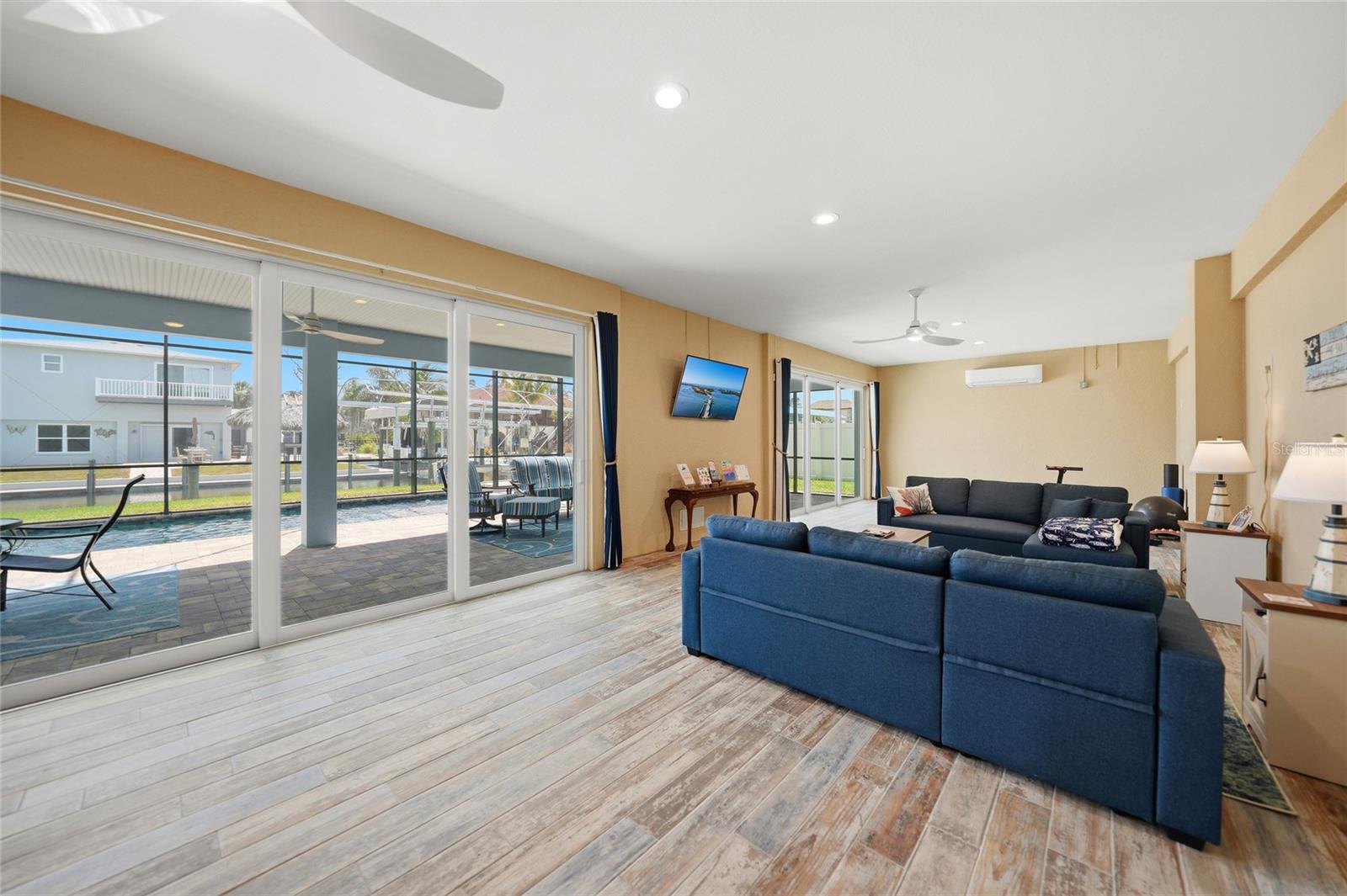PINE COVE - Residential