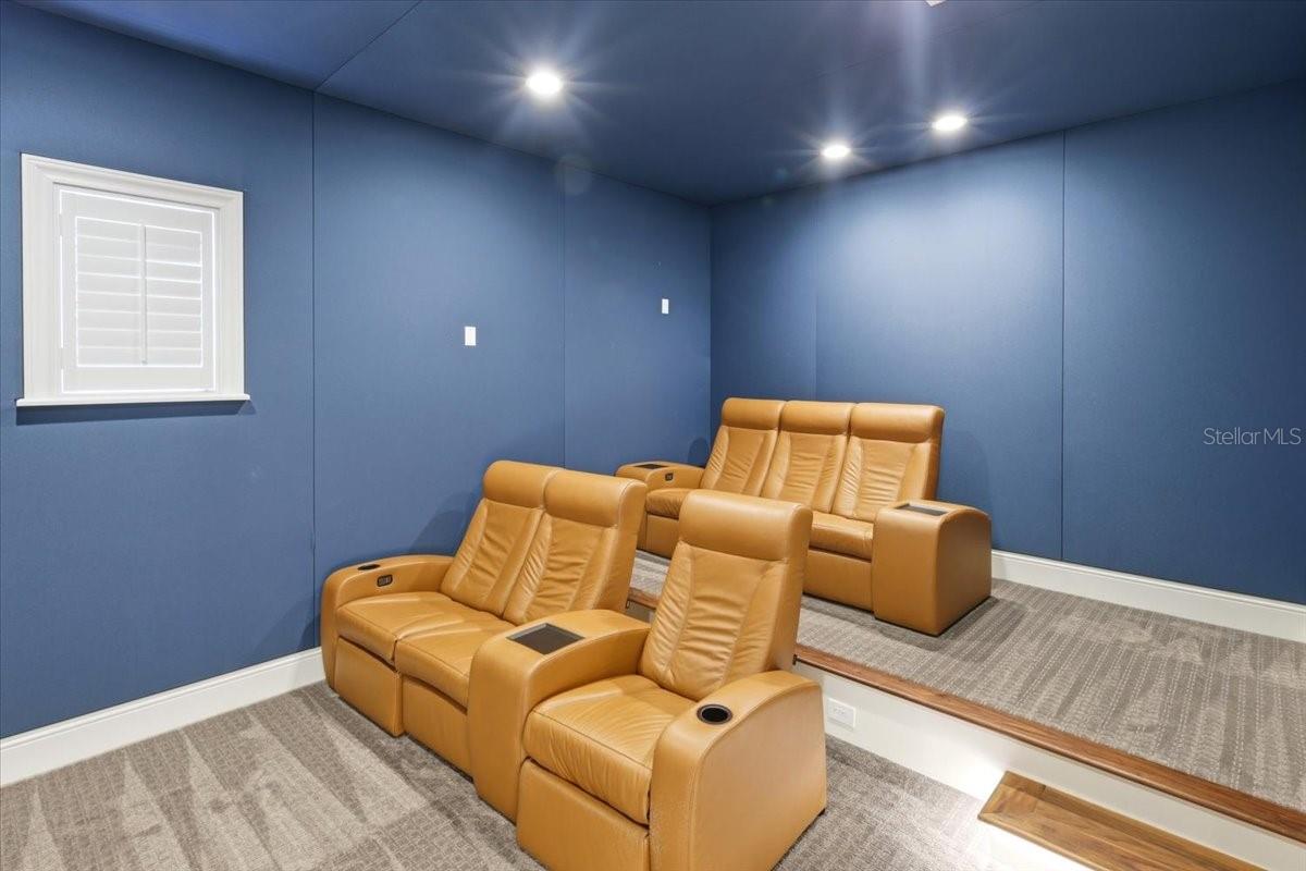 GARDENS/ISLEWORTH UN #2 - Residential