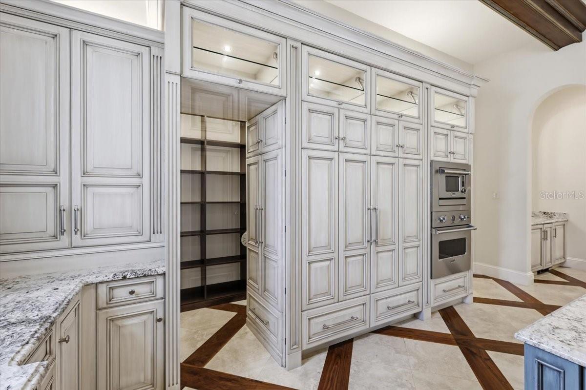 GARDENS/ISLEWORTH UN #2 - Residential