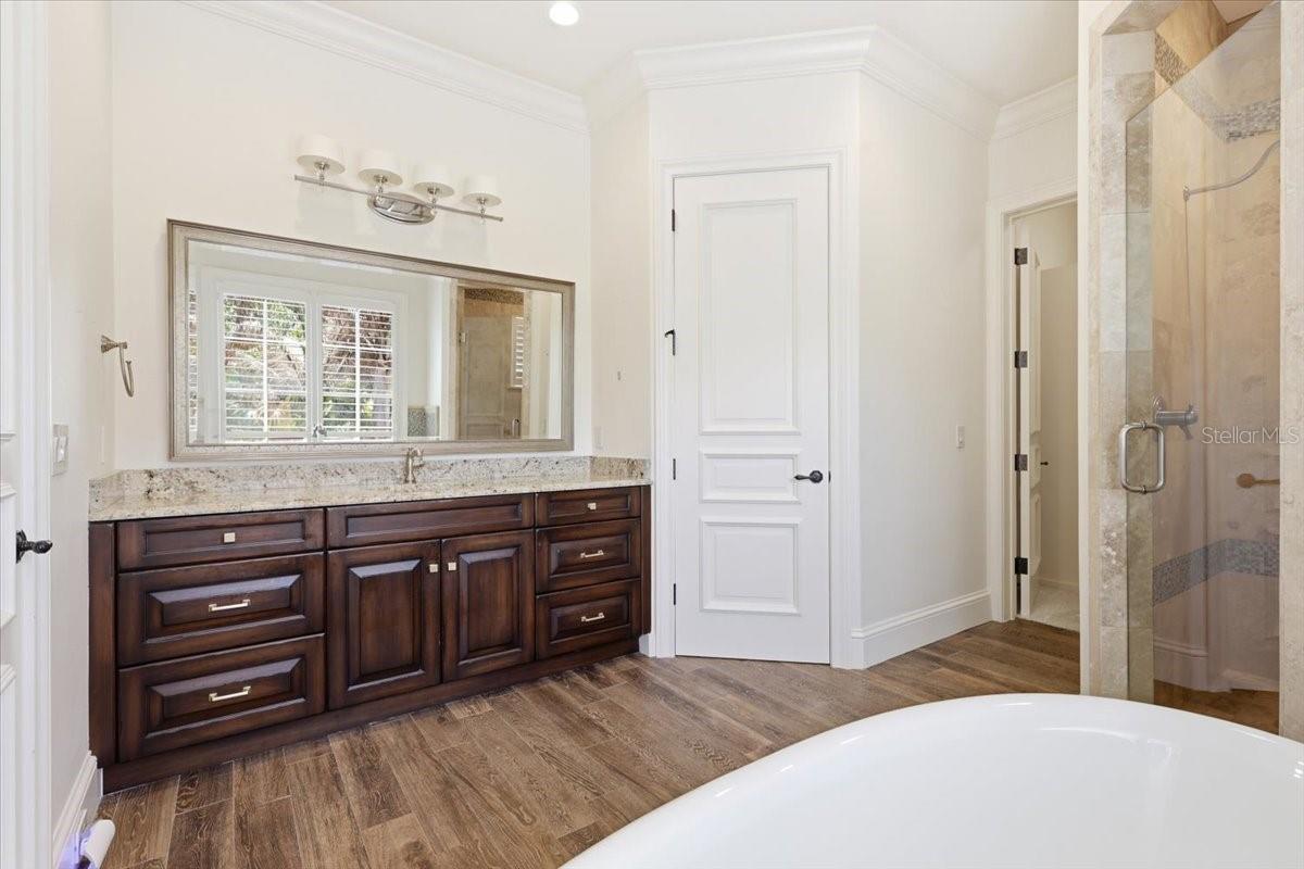 GARDENS/ISLEWORTH UN #2 - Residential