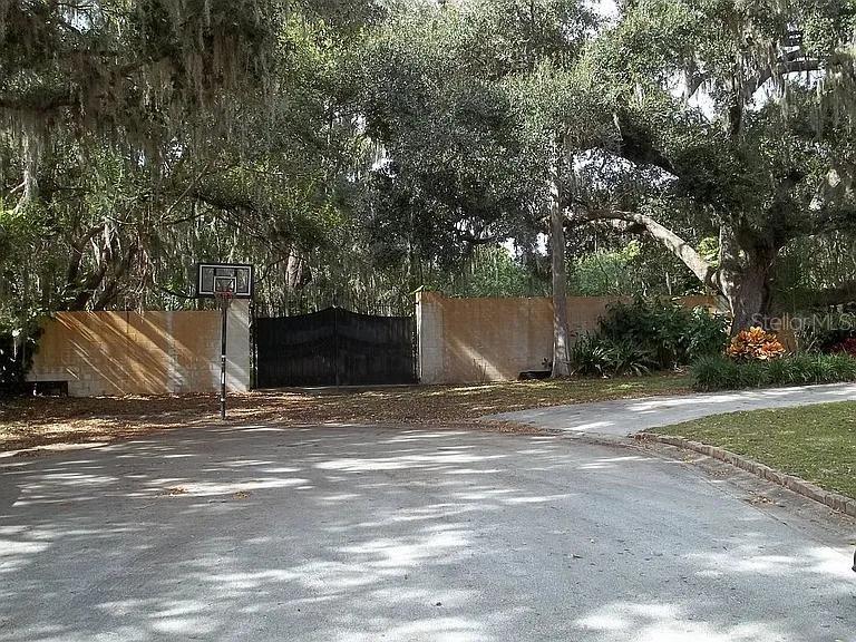 8.5 ACRES…..PRICE REDUCTION Bring your imagination to this amazing property!
A rare gem, 2 combined lots sold together that total 8.5 acres+/- of high and dry land, with 390 feet of lakefront on West lake Tohopokliga and a boat basin 100 feet into the property from the lake-Property entrance at Cul-de-sac has a partial 8-foot high concrete security wall with a double steel gate-No HOA-Established community
Water and electric are available at the property line
0 King James Rd: PID: 26 25 29 3140 0007 0110 Rachel Ln: PID: 26 25 29 3140 0007 0100-Lots Sold Together