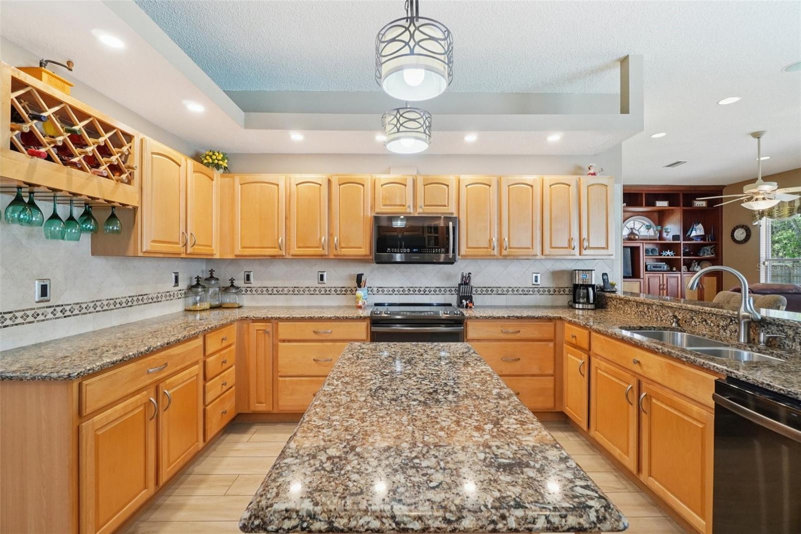 SPRING HILL - Residential