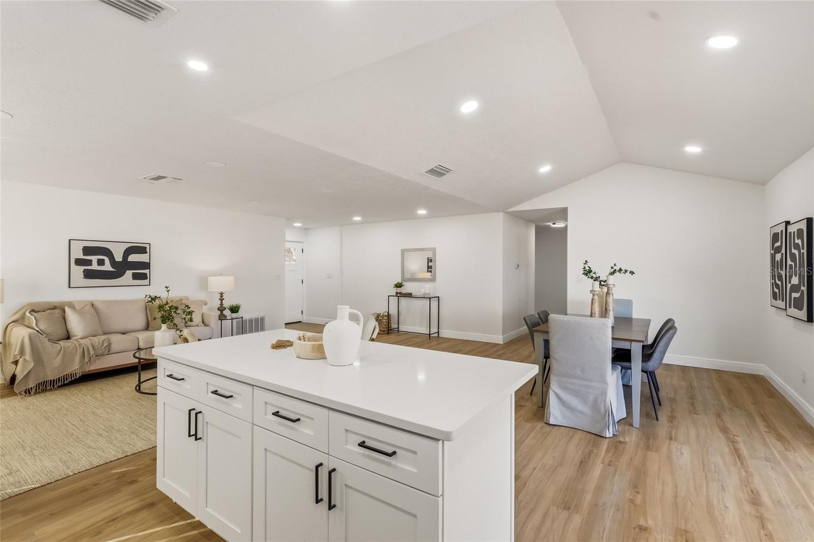 DEL PRADO IMPERIAL - Residential