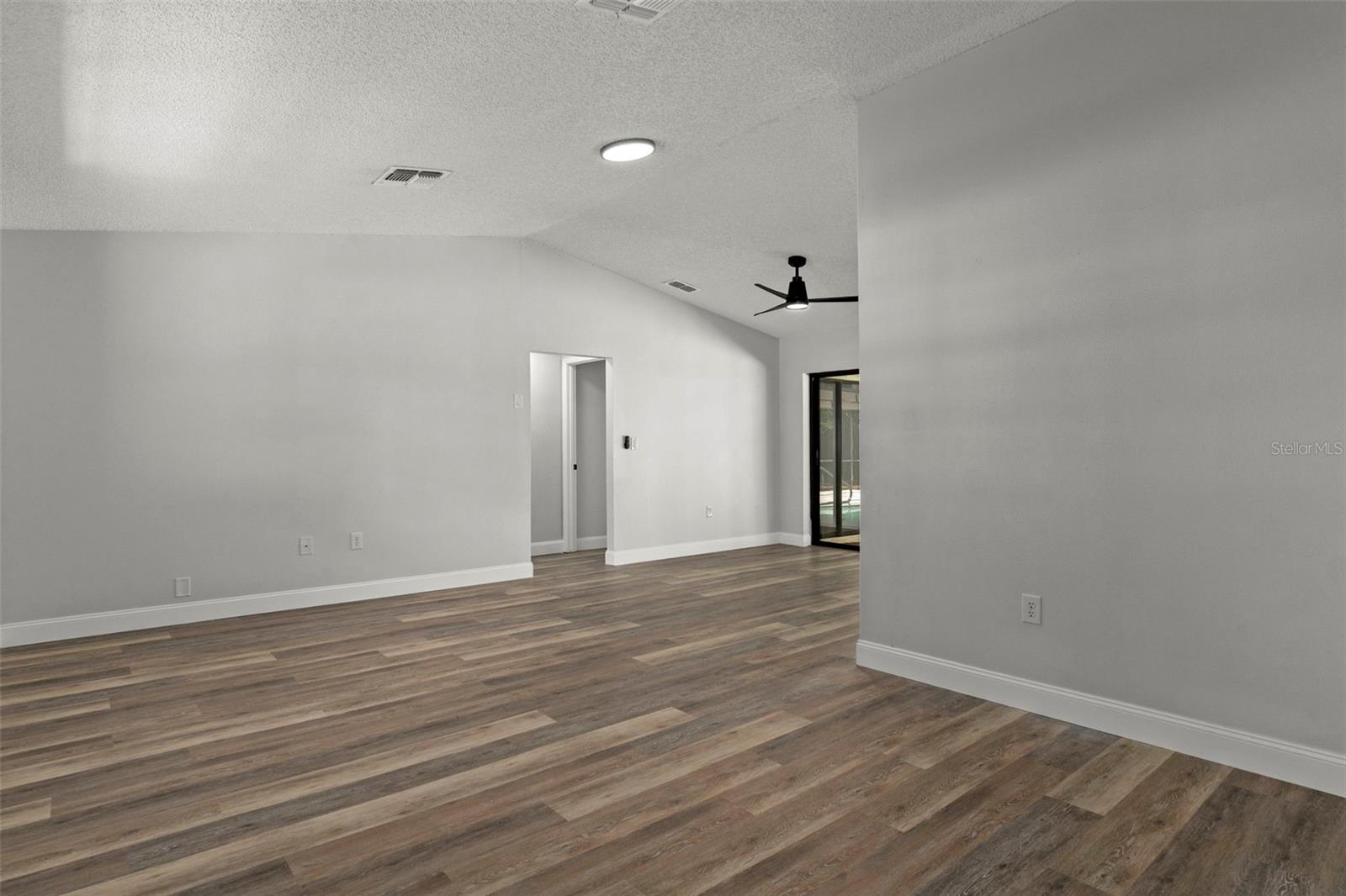 SPRING HILL - Residential