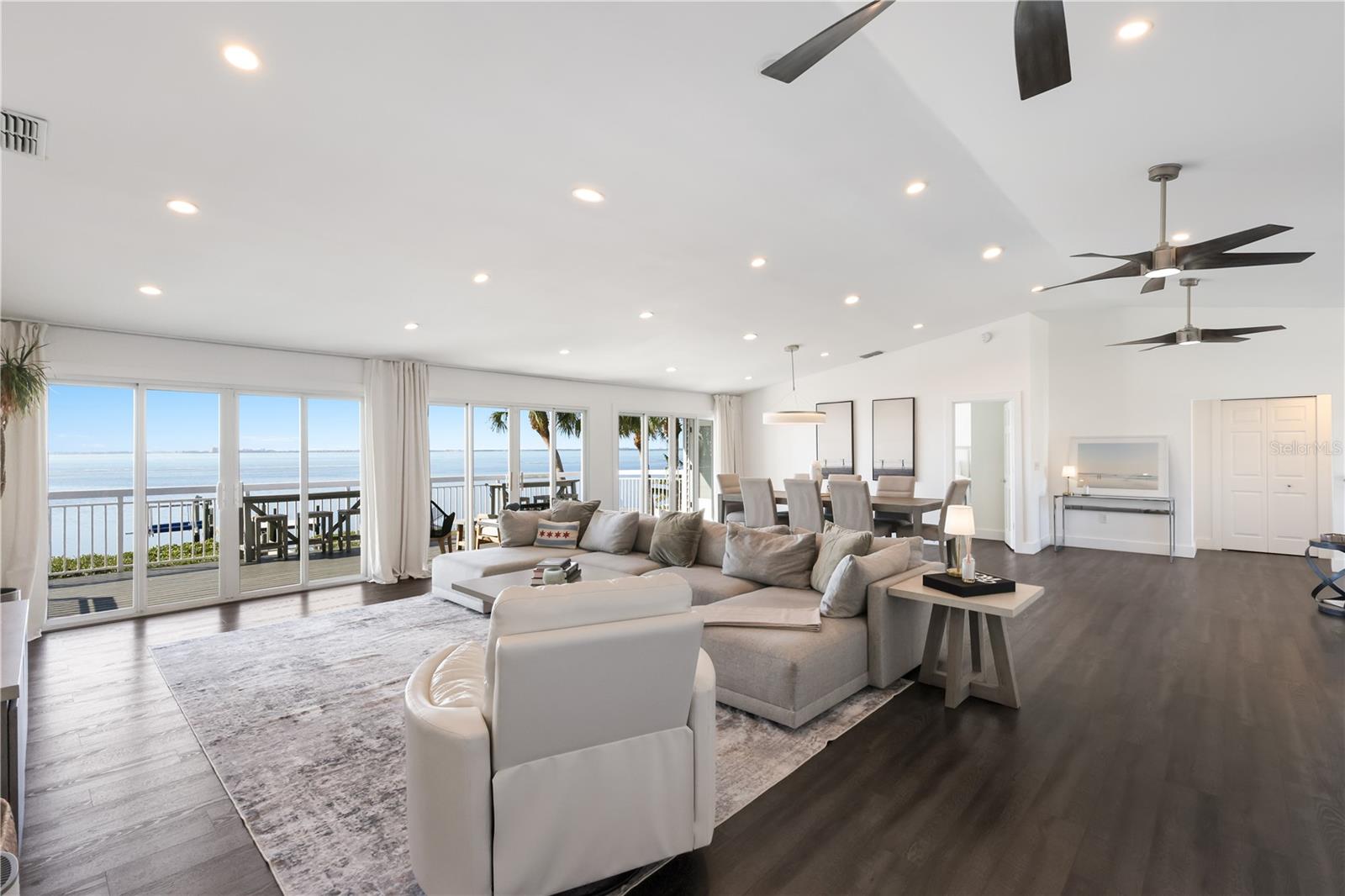 CONQUISTADOR BAYSIDE - Residential