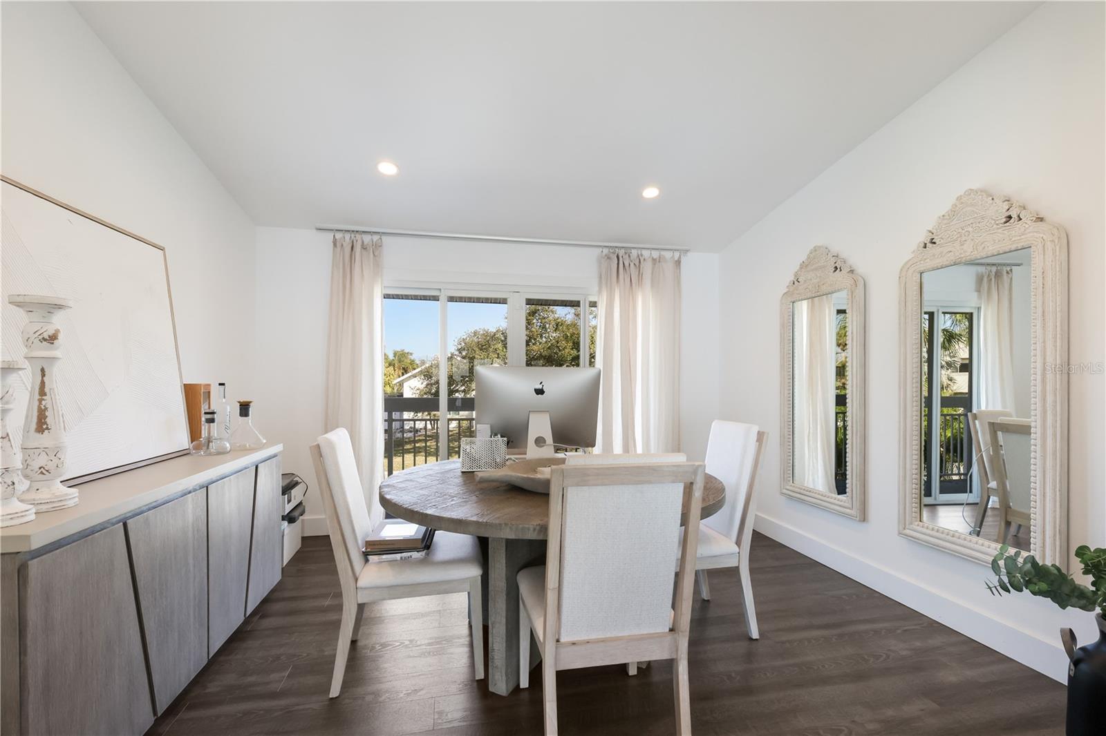 CONQUISTADOR BAYSIDE - Residential