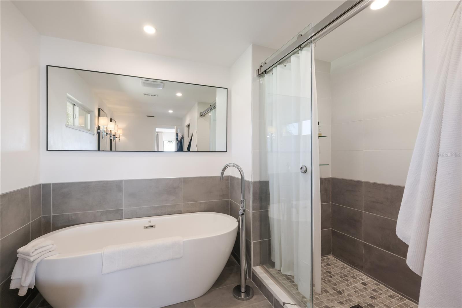 CONQUISTADOR BAYSIDE - Residential