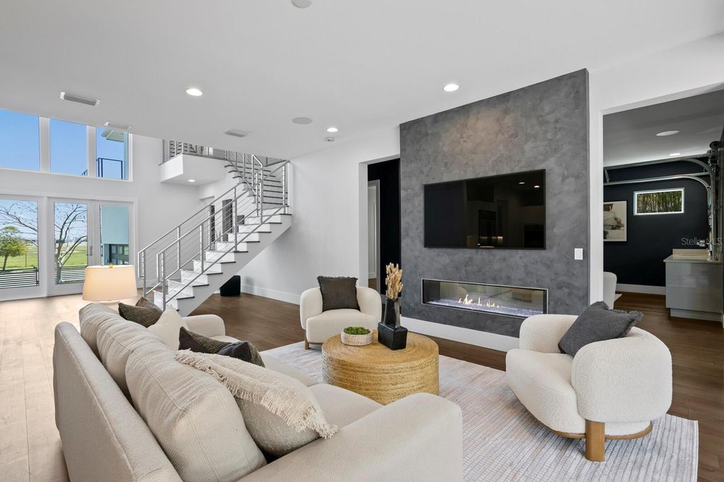 Photo of 804 S Davis Boulevard, Tampa, FL 33606 (MLS # TB8371151)