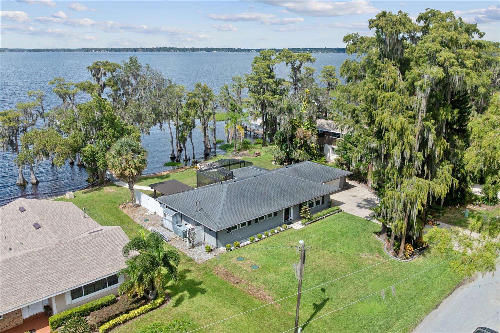 SHOREWOOD PARK - Residential