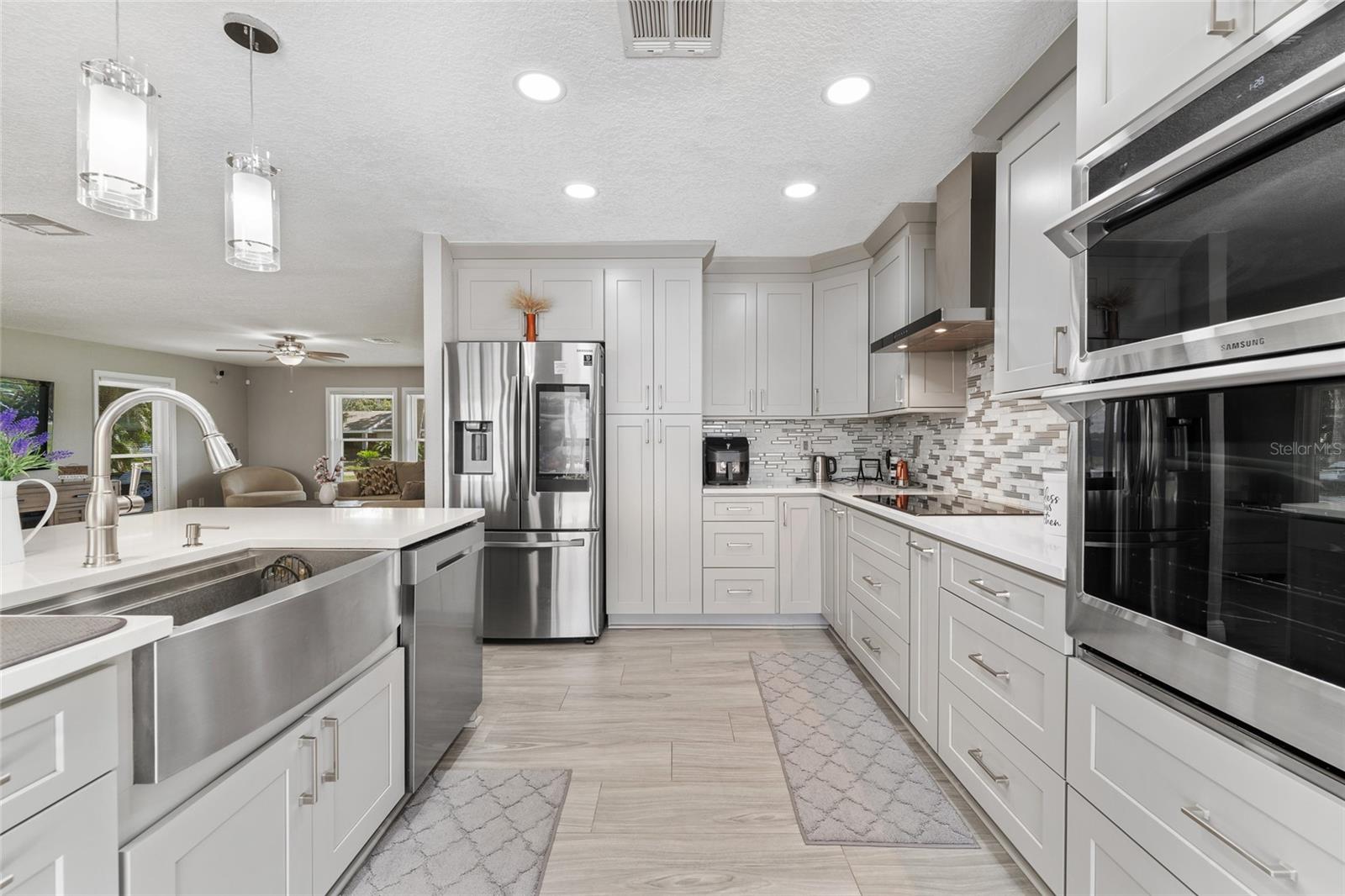 SHOREWOOD PARK - Residential