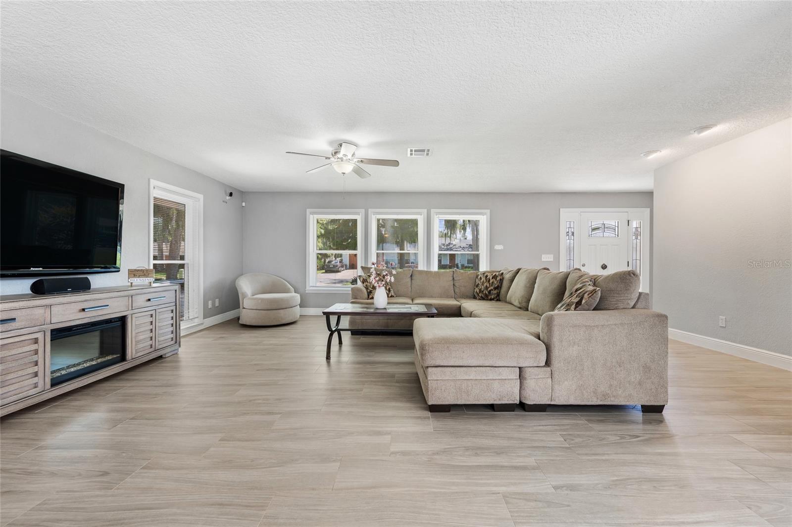 SHOREWOOD PARK - Residential