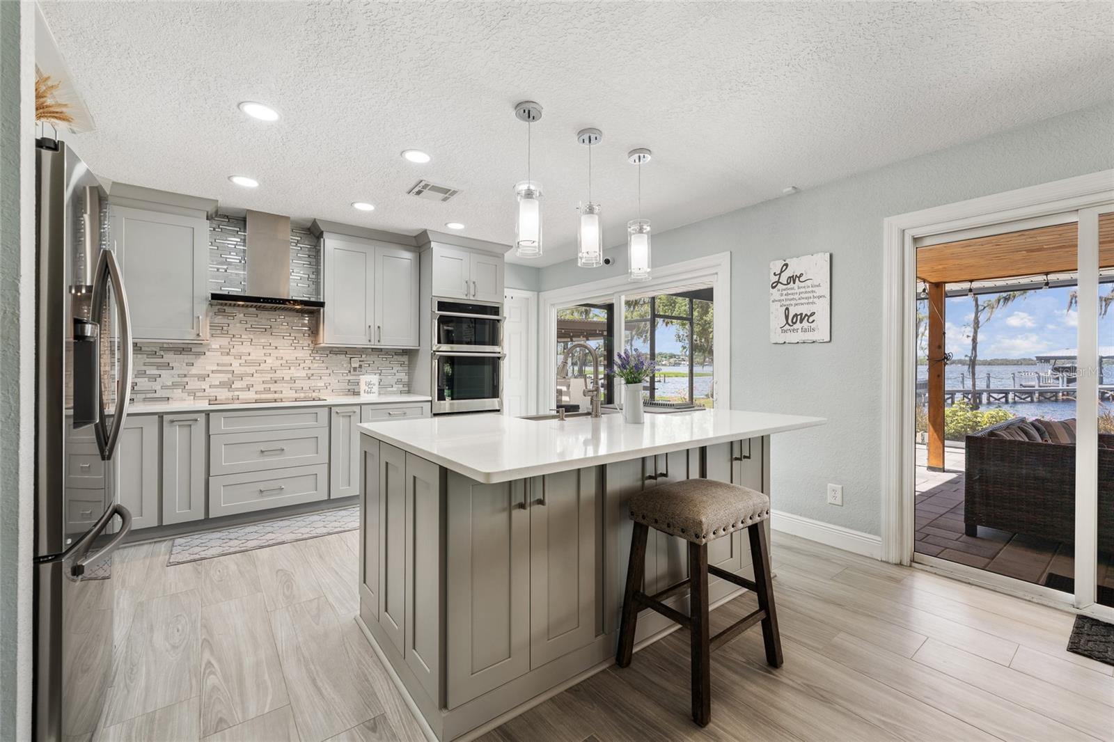 SHOREWOOD PARK - Residential