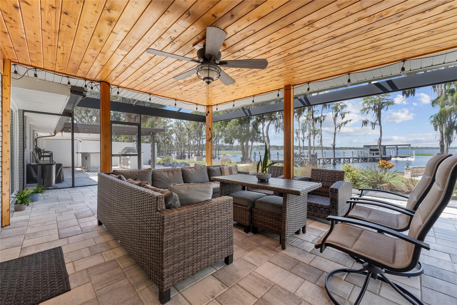 SHOREWOOD PARK - Residential