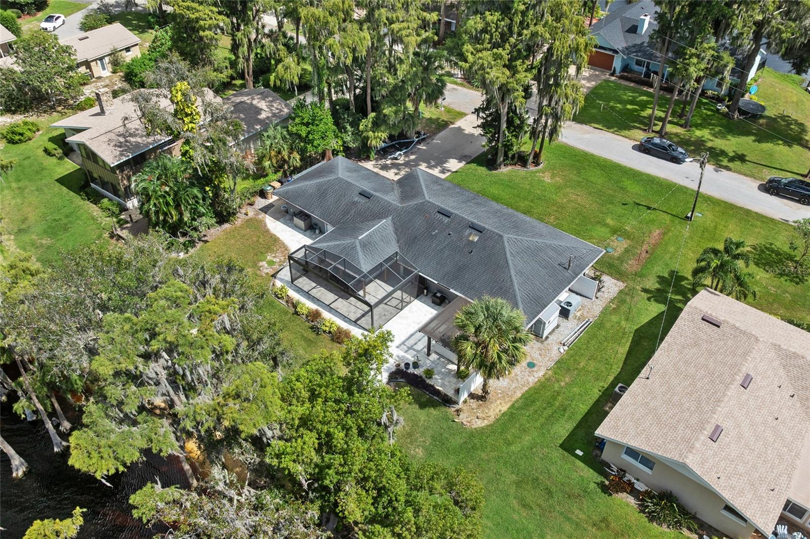 SHOREWOOD PARK - Residential