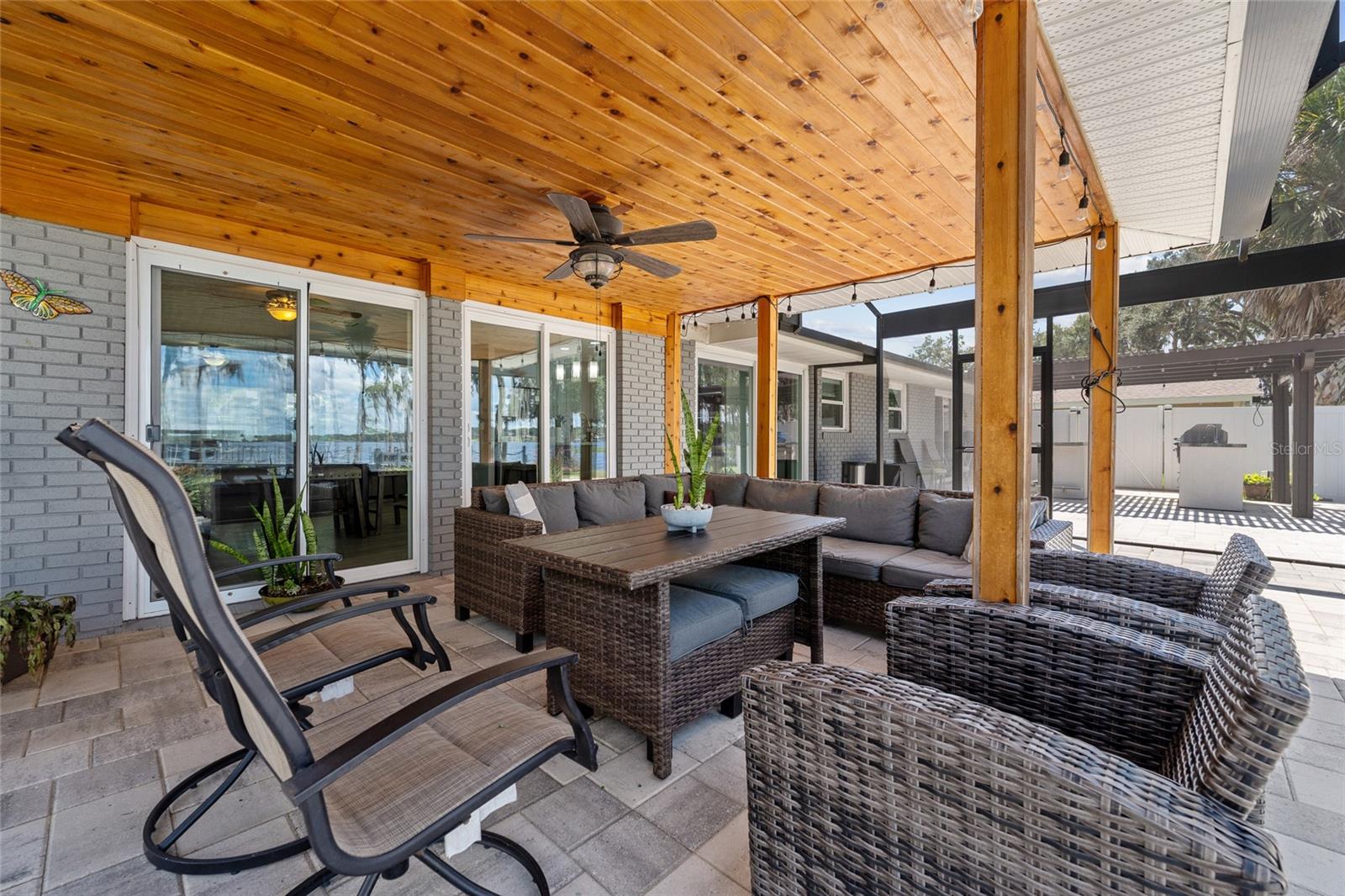 SHOREWOOD PARK - Residential