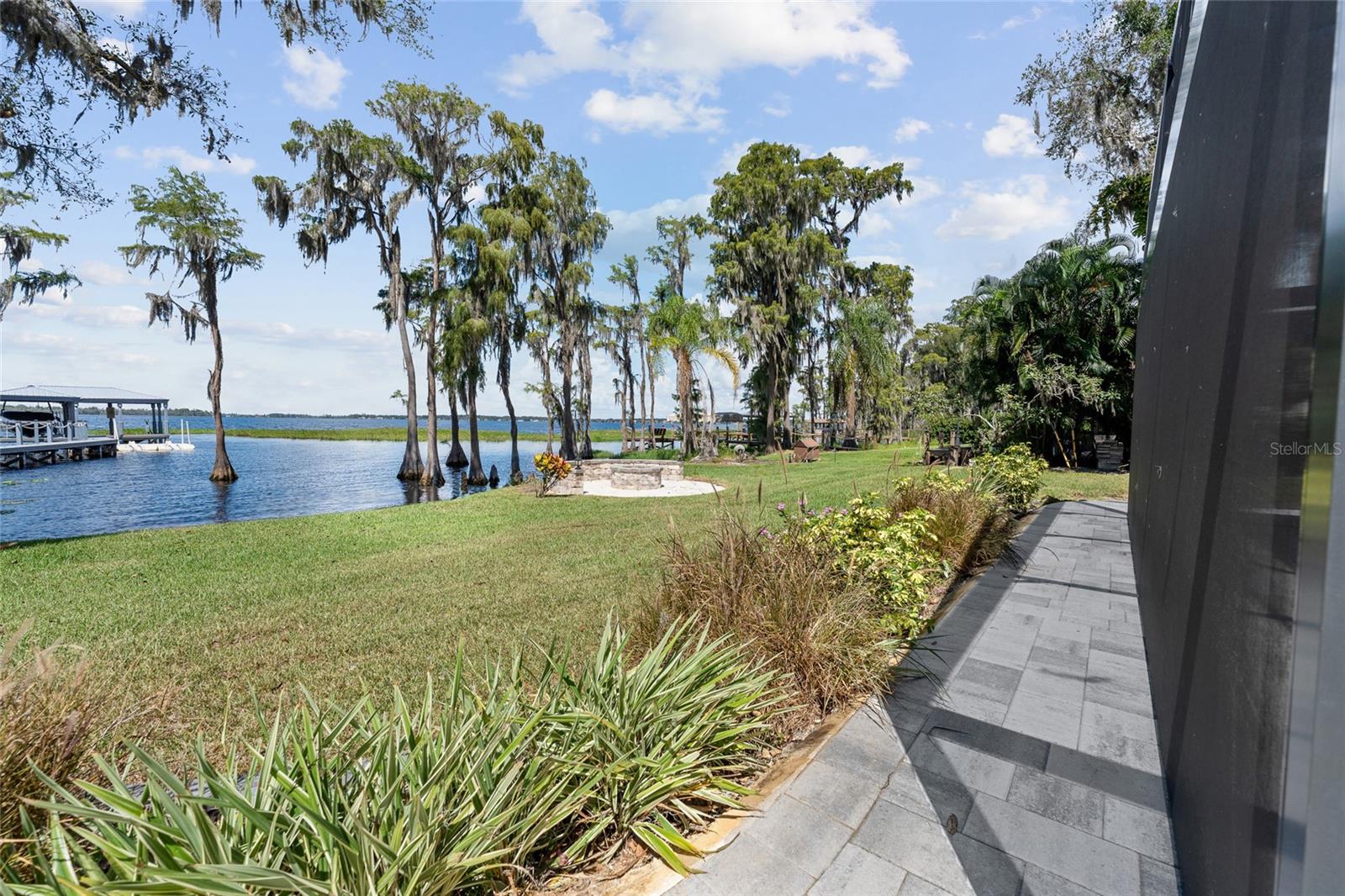 SHOREWOOD PARK - Residential