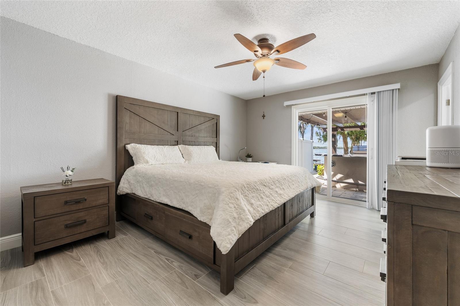 SHOREWOOD PARK - Residential