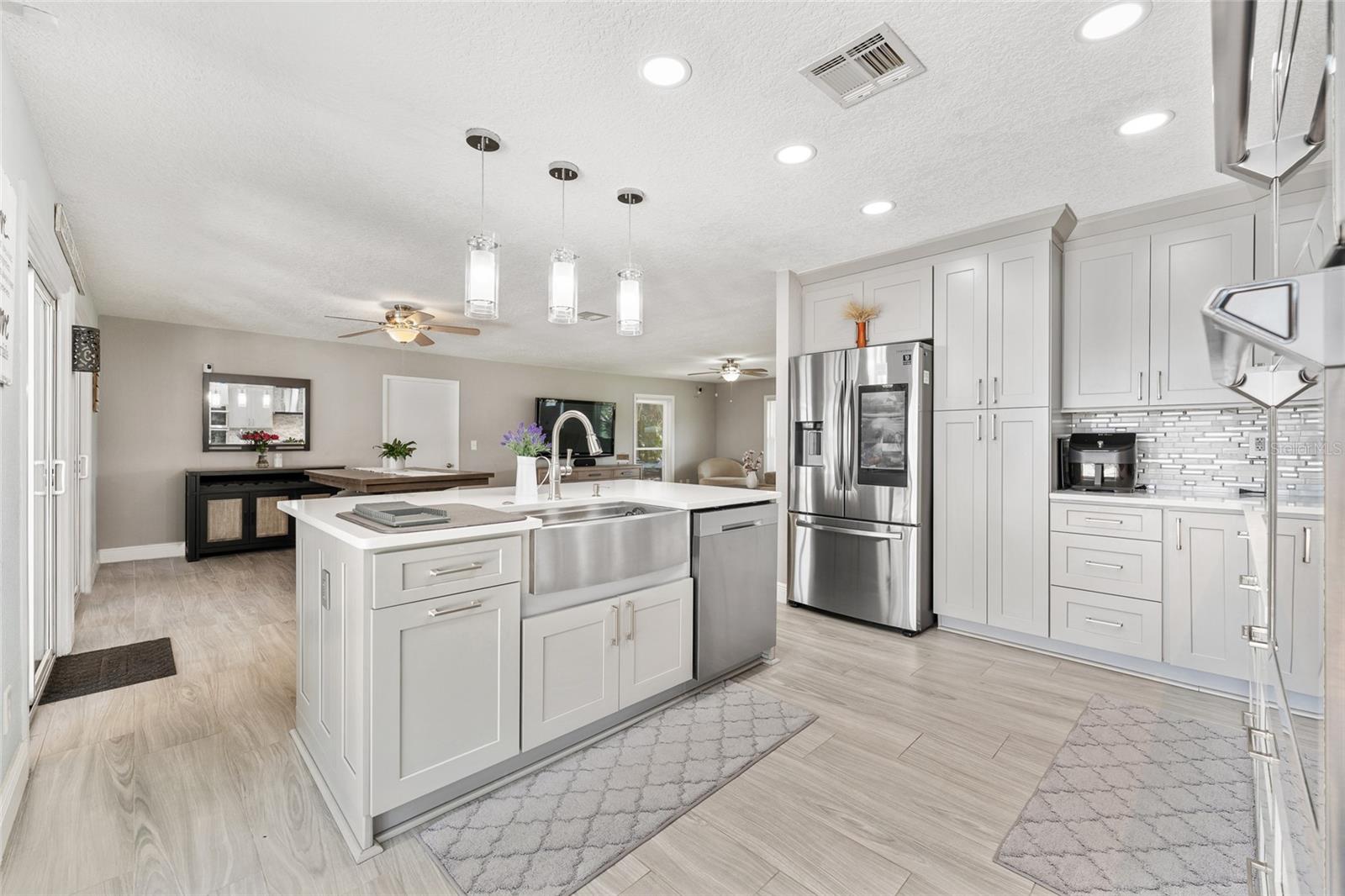 SHOREWOOD PARK - Residential