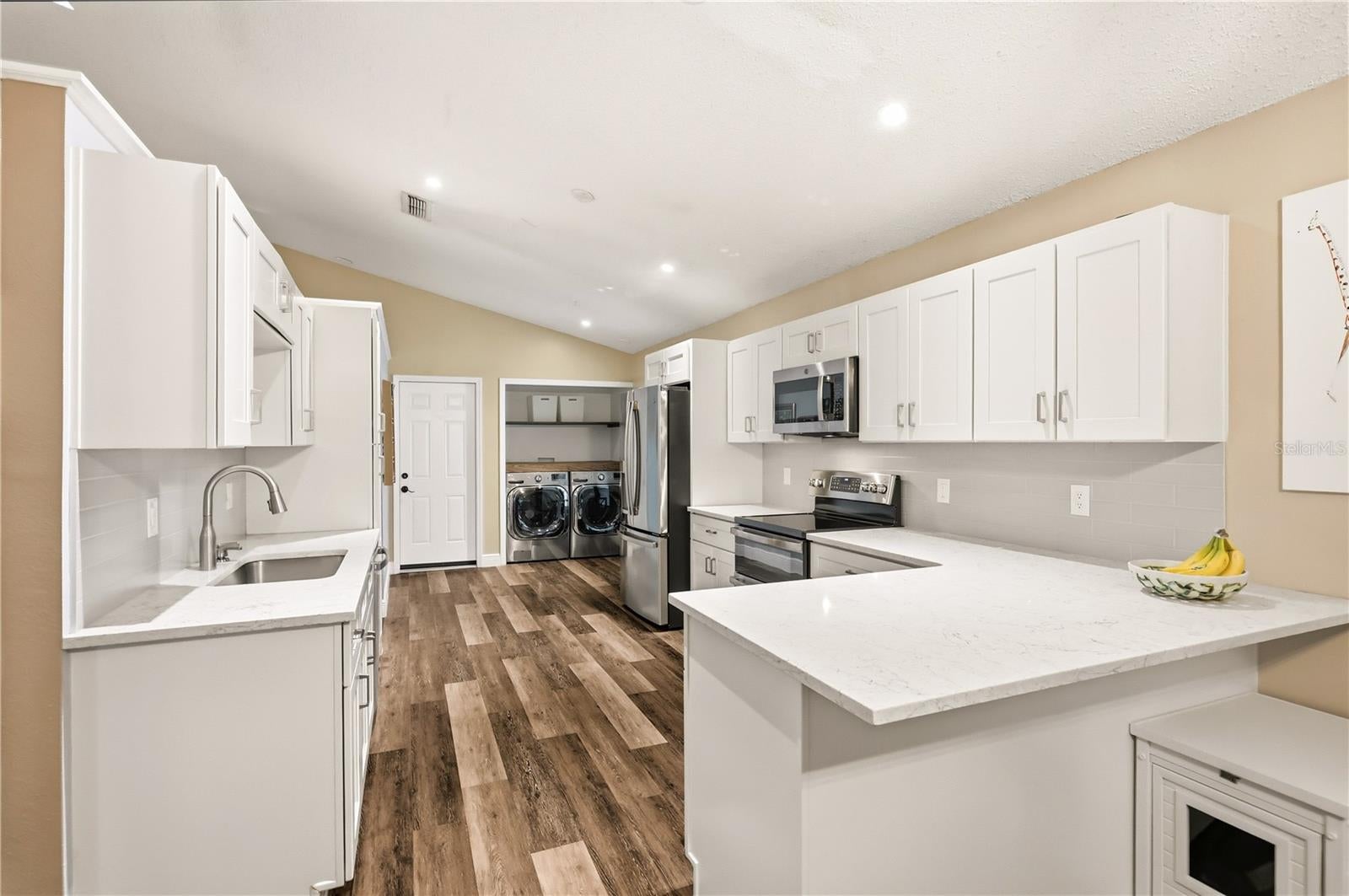 1064 KELLY CREEK CIRCLE