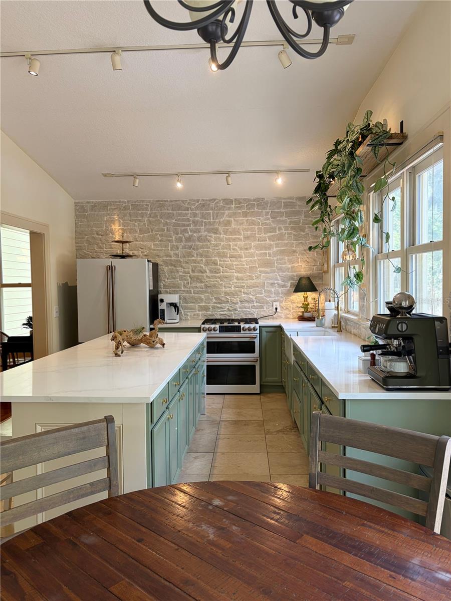 WILSONS BLK 85-86 DELAND - Residential