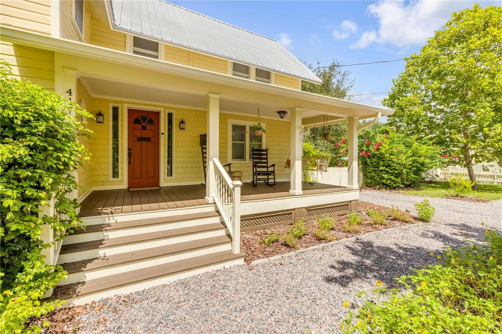 Photo of 417 W Minnesota Avenue, Deland, FL 32720 (MLS # O6402604)