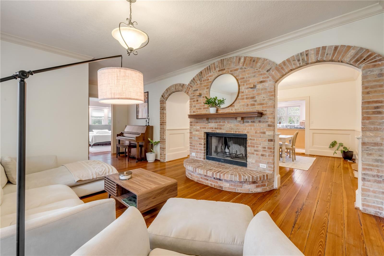 WILSONS BLK 85-86 DELAND - Residential